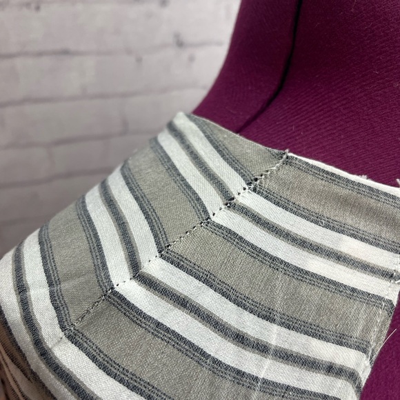 Karlie striped bell sleeve peplum blouse backless size medium - Picture 8 of 8